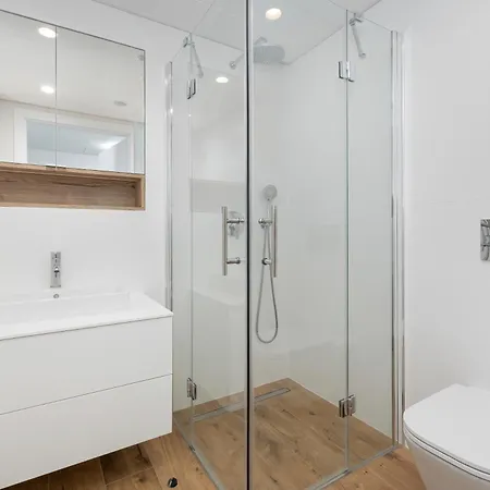 Pinea With Sea View With Free Entrance To Swimming Pool, Sauna And Jacuzzi *